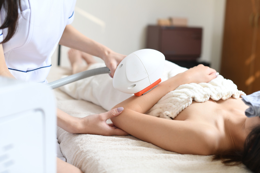 医療脱毛の開業に必要な資格は?医師以外の参入方法も解説!|テナント工房メディカル