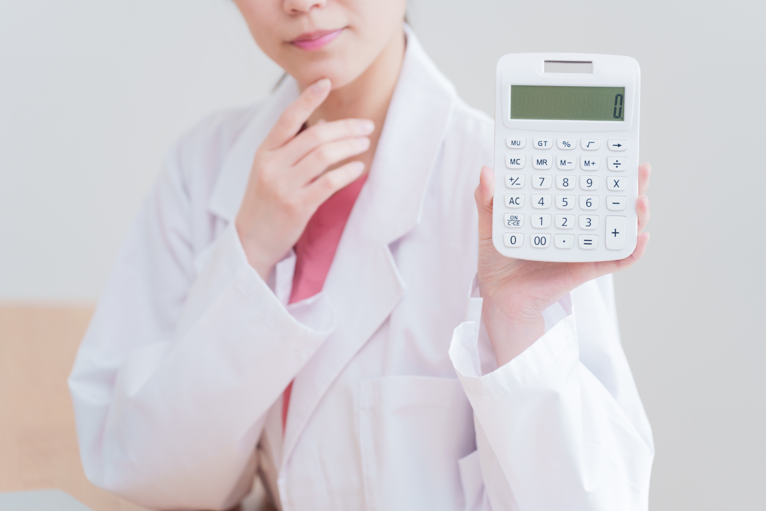 乳腺外科の開業に必要な資金と年収の目安